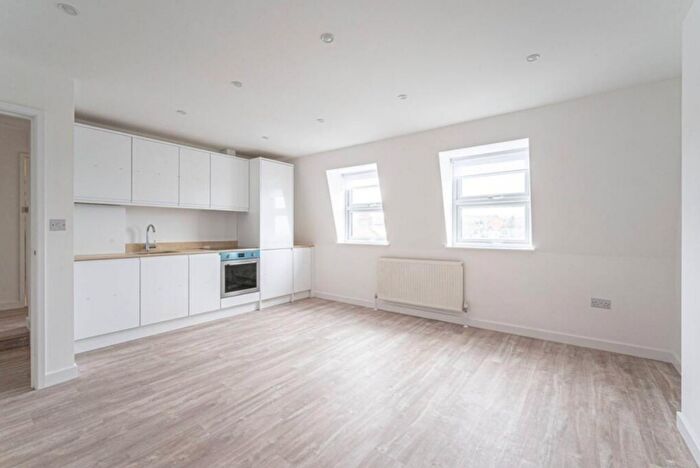 2 Bedroom Apartment To Rent In Fortune Green Road, London, Greater London, NW6