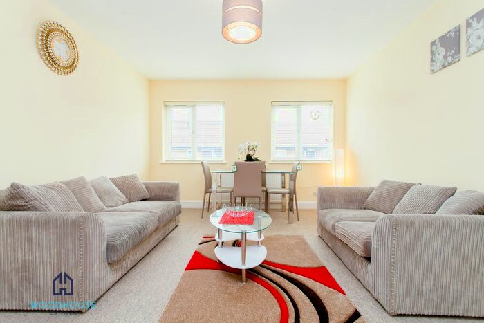 2 Bedroom Flat To Rent In High Road, London, N15