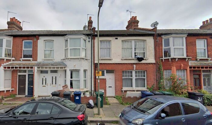 4 Bedroom Property To Rent In Grange Avenue, London, N12