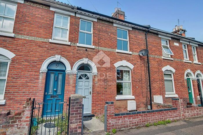 2 Bedroom Terraced House To Rent In Crowhurst Road, Colchester, Essex, CO3