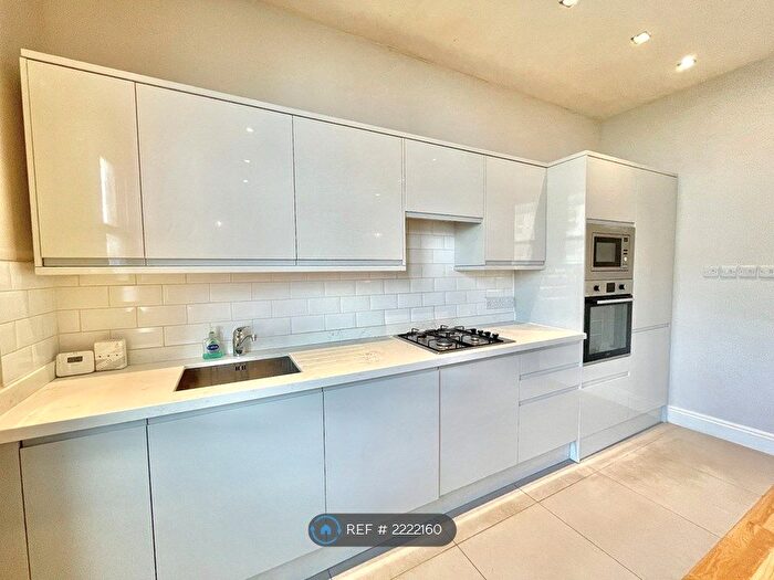 1 Bedroom Flat To Rent In Balham High Road, London, SW12