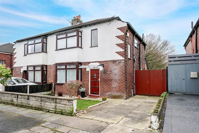 3 Bedroom Semi-Detached House For Sale In Green Avenue, Astley, Tyldesley, Manchester, M29