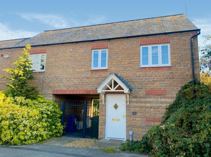 2 Bedroom House To Rent In Winter Gardens Way, Banbury, Oxon, OX16