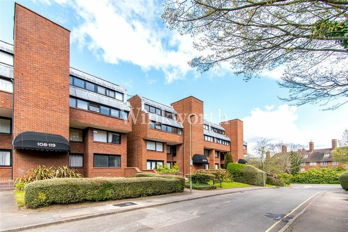 2 Bedroom Flat To Rent In Britten Close, London, NW11