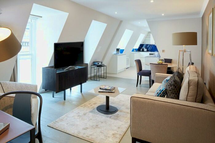 2 Bedroom Apartment To Rent In Ludgate Hill, London, EC4M