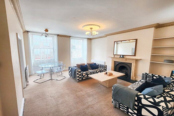 2 Bedroom Flat To Rent In York Street, Marylebone, London, W1U