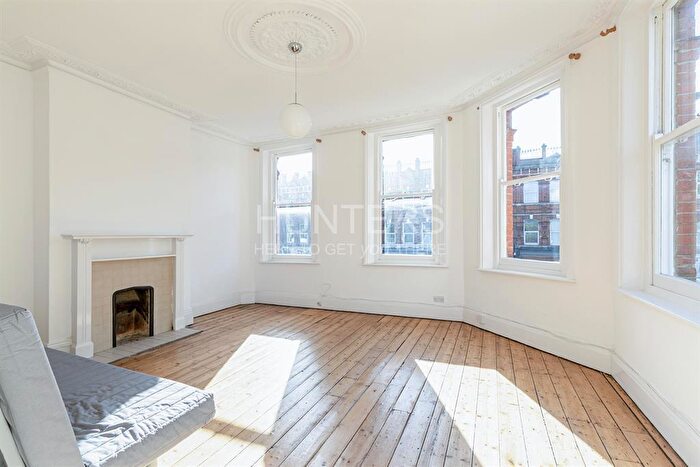 2 Bedroom Flat To Rent In Cricklewood Broadway, London, NW2