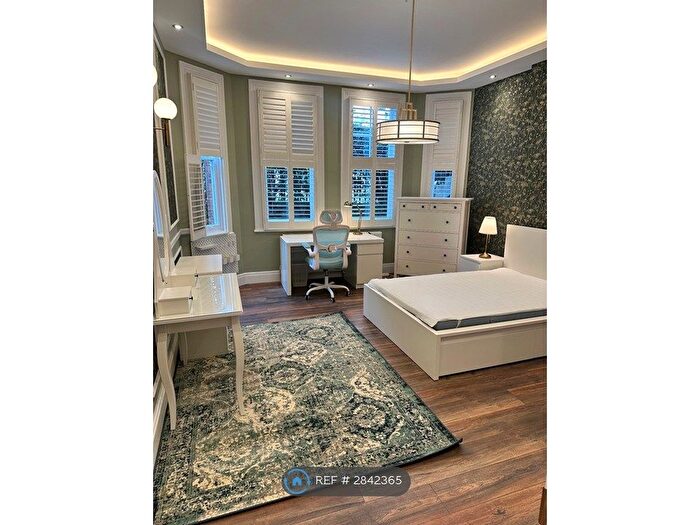 4 Bedroom Flat To Rent In West Kensington Mansions, London, W14