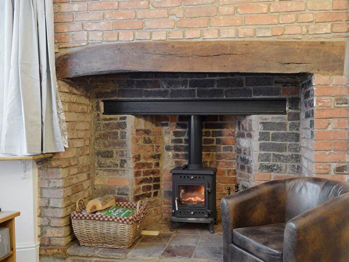 2 Bedroom Cottage To Rent In Hatton Bottom Lock, Warwick, CV35