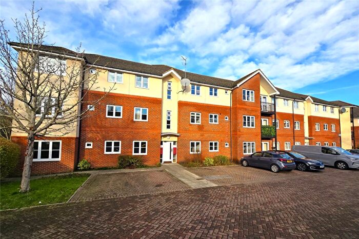 2 Bedroom Flat For Sale In School Meadow, Guildford, Surrey, GU2