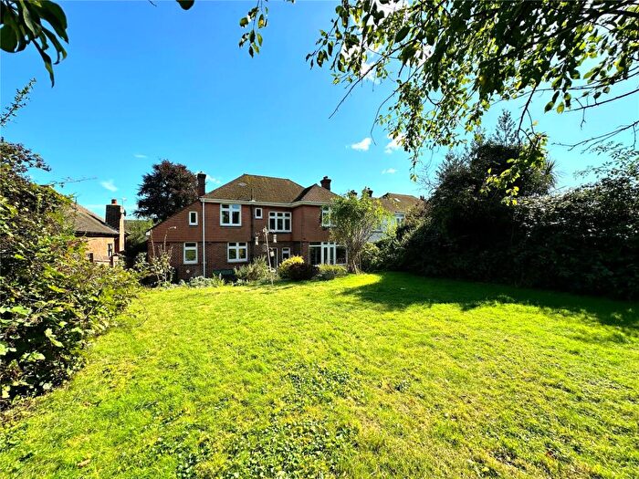 4 Bedroom Detached House For Sale In Buckland Road, Maidstone, Kent, ME16