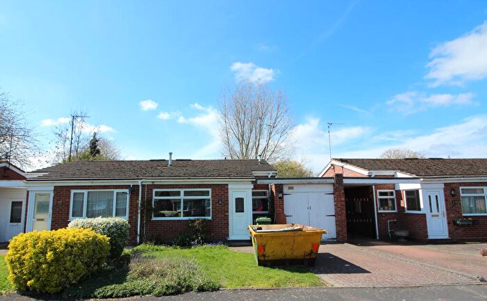2 Bedroom Bungalow To Rent In Grassington Avenue, Warwick, CV34