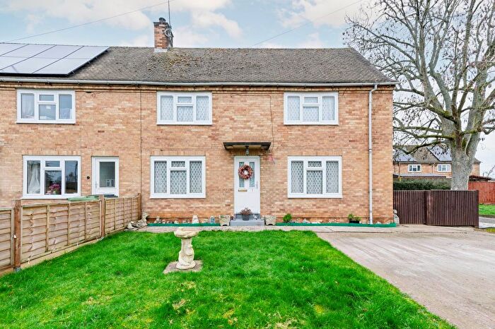 3 Bedroom End Of Terrace House For Sale In Wheat Close, Broadwell, GL56