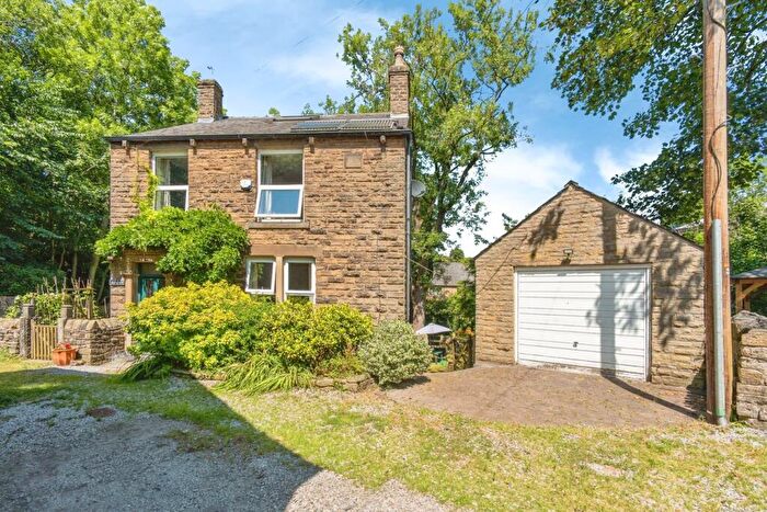 4 Bedroom Detached House For Sale In Walk Mill Road, Hayfield, High Peak, SK22