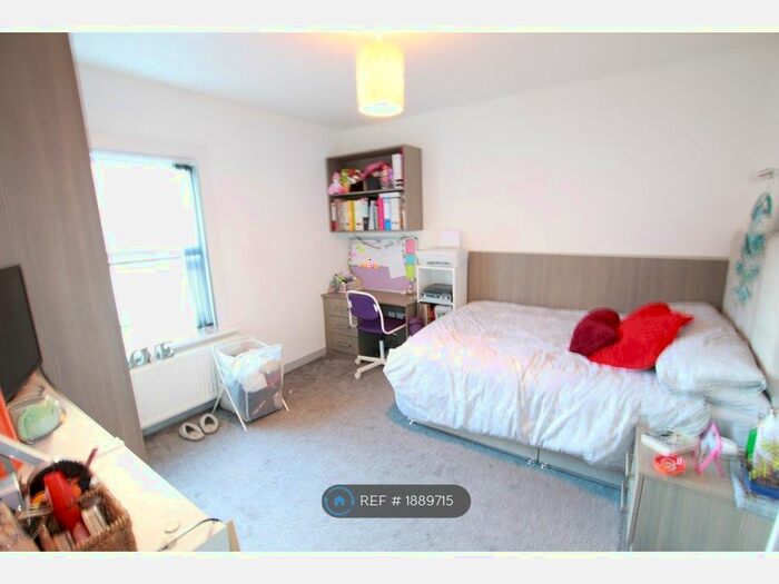 8 Bedroom Detached House To Rent In Christchurch Road, Reading, RG2