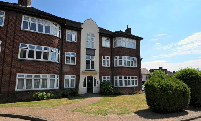 2 Bedroom Flat To Rent In Hill Court, Main Road, Romford Essex RM1