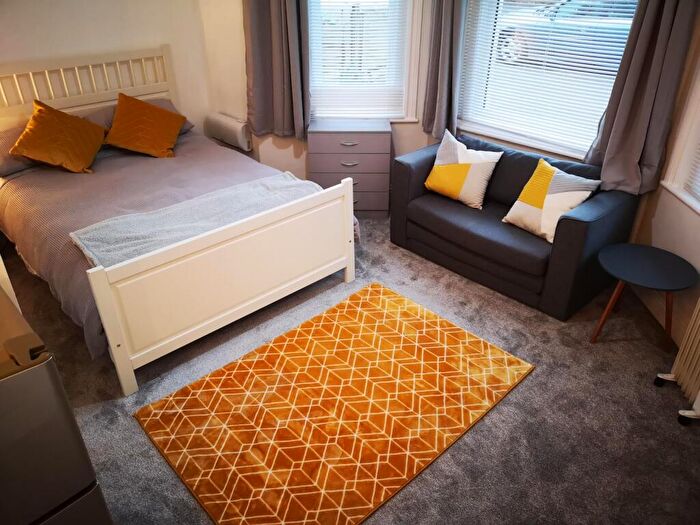 Studio To Rent In Bournemouth, BH1