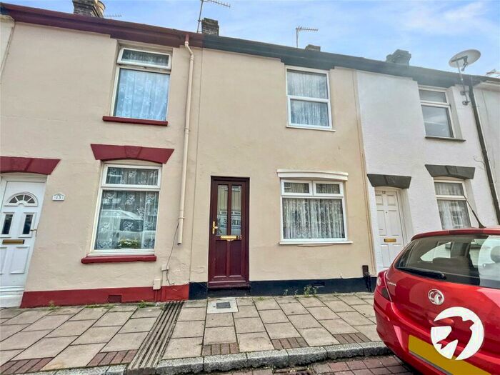 2 Bedroom Terraced House To Rent In West Street, Gillingham, Kent, ME7