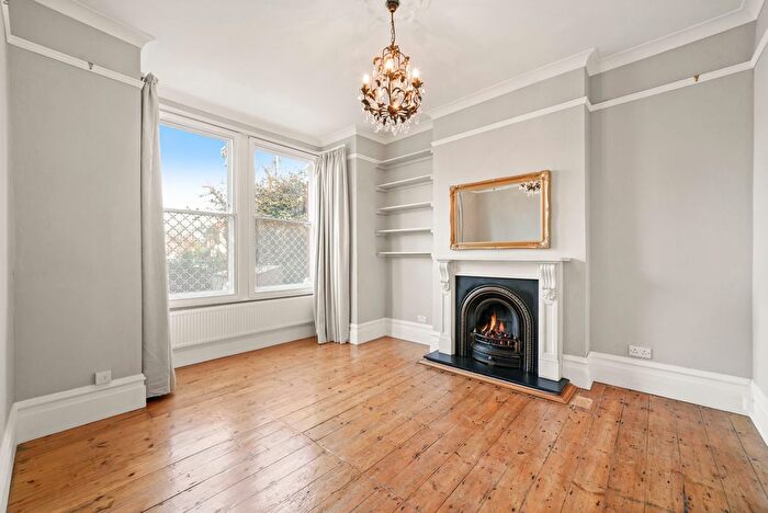 1 Bedroom Maisonette To Rent In Priory Road, London, N8