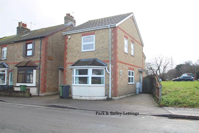 3 Bedroom House To Rent In Bedroom Detached House In Coulsdon, KT20