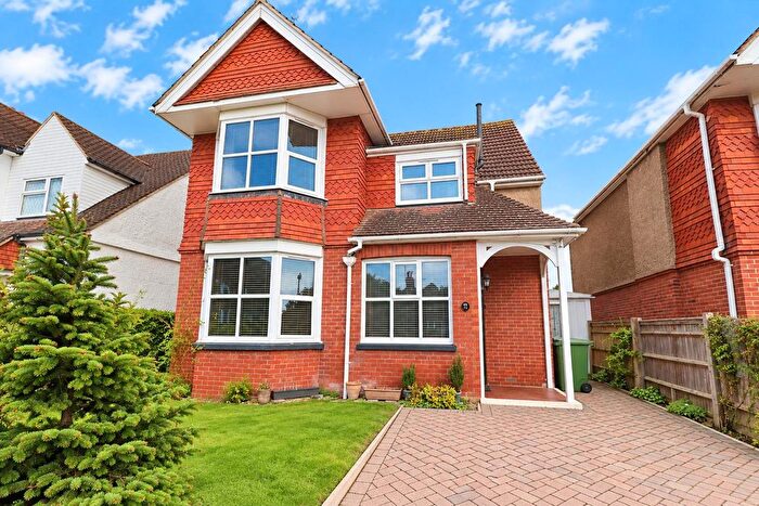 4 Bedroom Detached House For Sale In Plemont Gardens, Bexhill-On-Sea, TN39