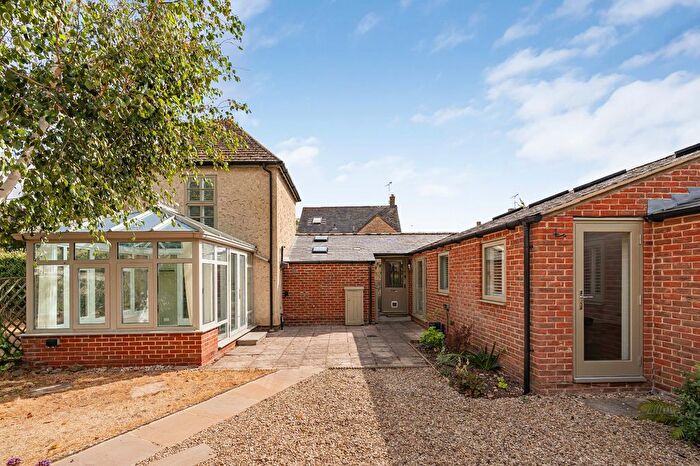 3 Bedroom Detached House For Sale In Manor Gardens, Lechlade, Gloucestershire, GL7