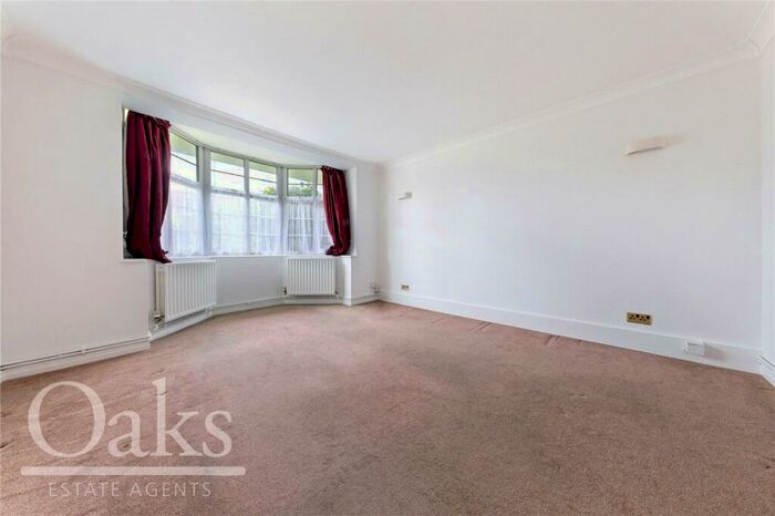 2 Bedroom Apartment To Rent In Addiscombe Road, Addiscombe, CR0