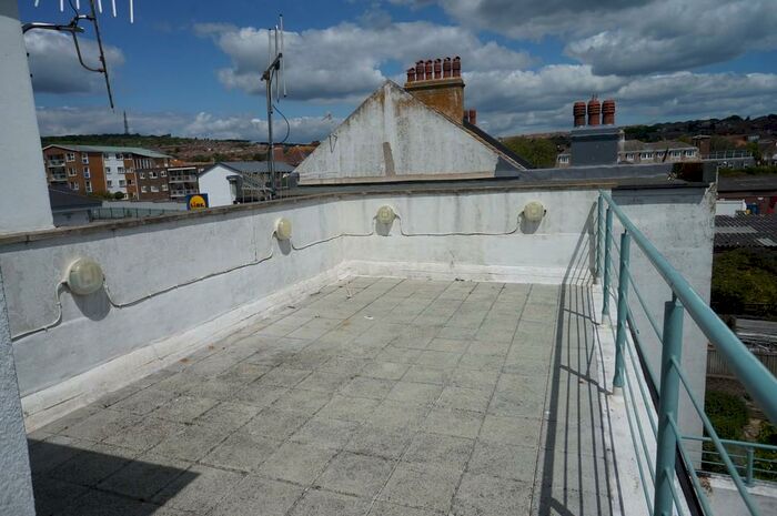 2 Bedroom Flat To Rent In Eastern Road, Brighton, BN2