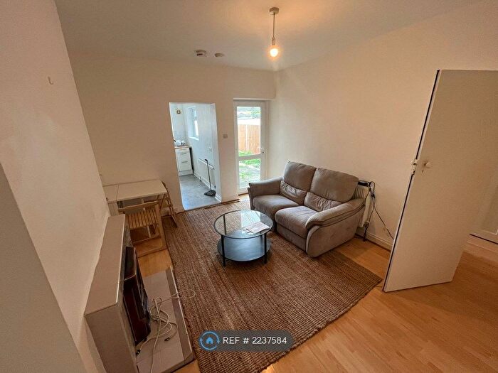 1 Bedroom Terraced House To Rent In Burlington Road, New Malden, KT3