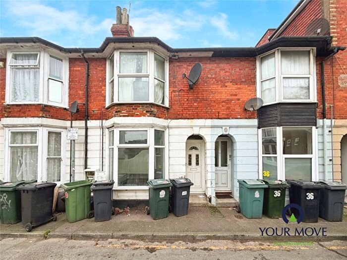 1 Bedroom Flat To Rent In Park Road North, Ashford, Kent, TN24