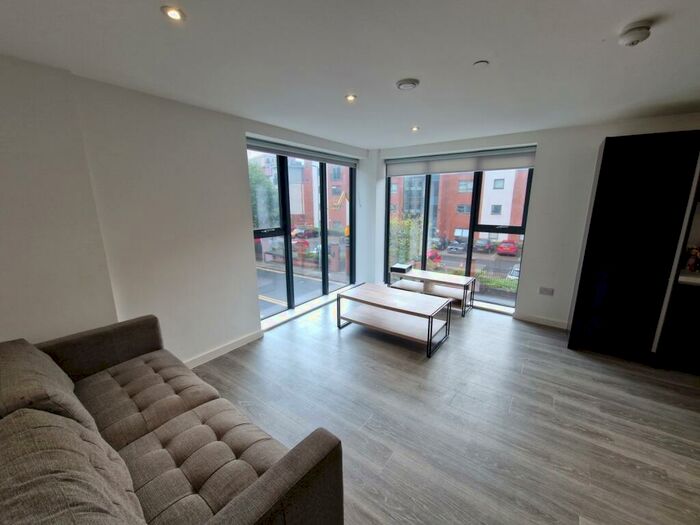 1 Bedroom Flat To Rent In Woden Street, Salford, Lancashire, M5
