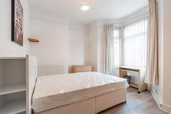 2 Bedroom Flat To Rent In Balmoral Terrace, Heaton, NE6