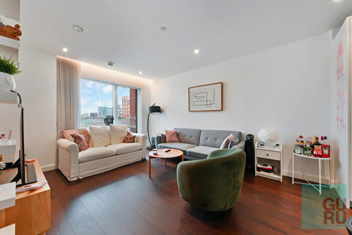 2 Bedroom Apartment To Rent In Lexington Gardens, London, SW11