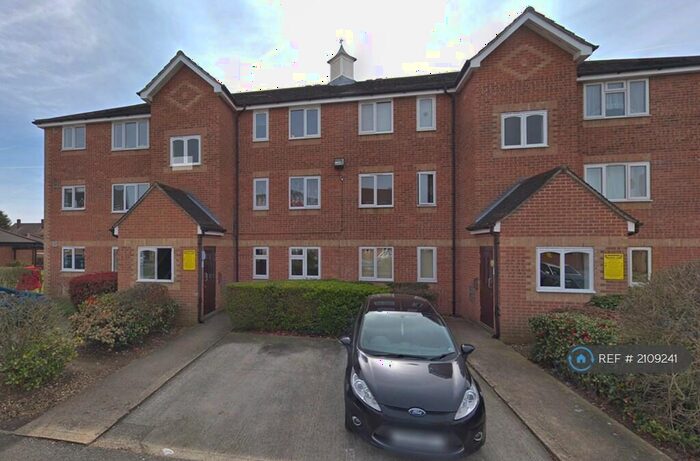 1 Bedroom Flat To Rent In Danbury Crescent, South Ockendon, RM15