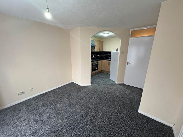 1 Bedroom Flat To Rent In Elgin Road, Ilford, IG3
