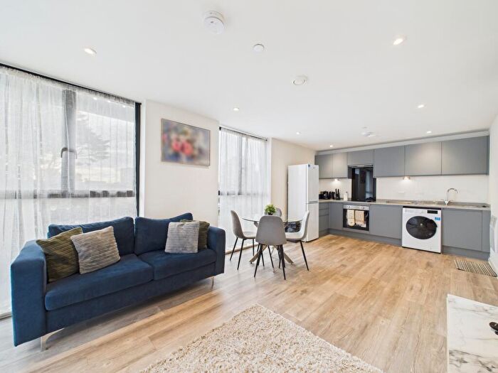 2 Bedroom Flat To Rent In Bevington Bush, Liverpool, L3