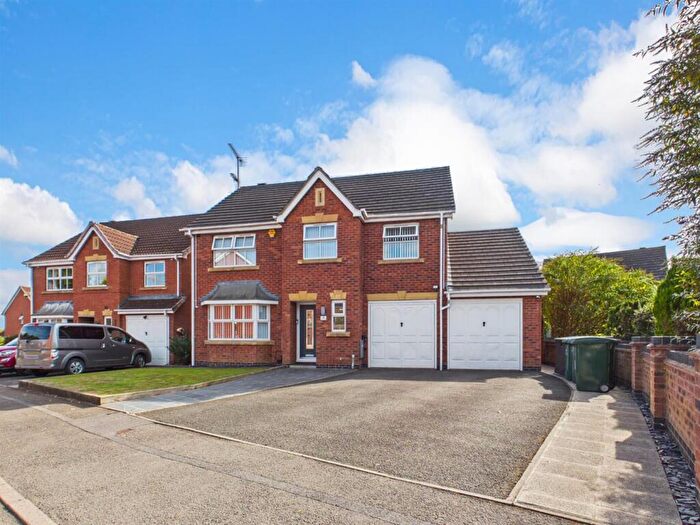 5 Bedroom Detached House For Sale In Lomsey Close, Tile Hill, Coventry * Five Bedrooms With No Upward Chain *, CV4