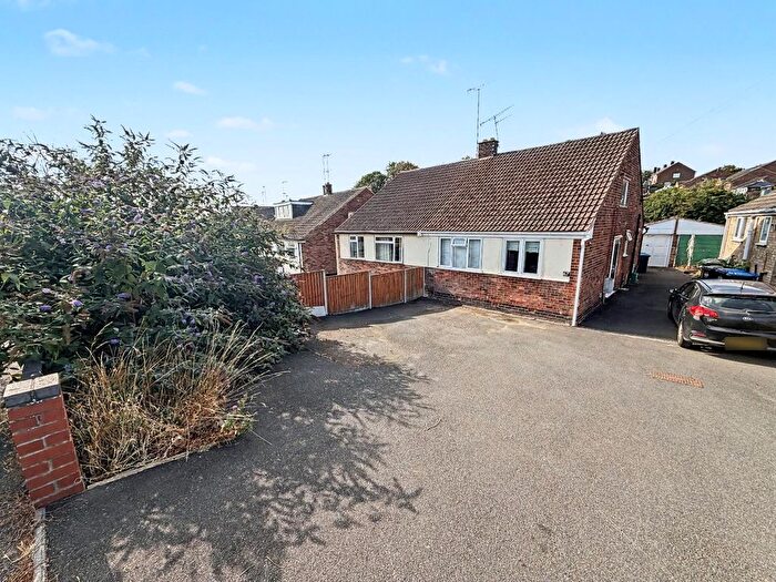 2 Bedroom Semi Detached Bungalow For Sale In The Kent, Rugby, CV21