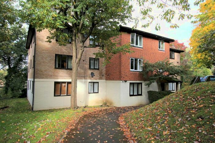 1 Bedroom Flat To Rent In Fairbairn Close, Purley, CR8