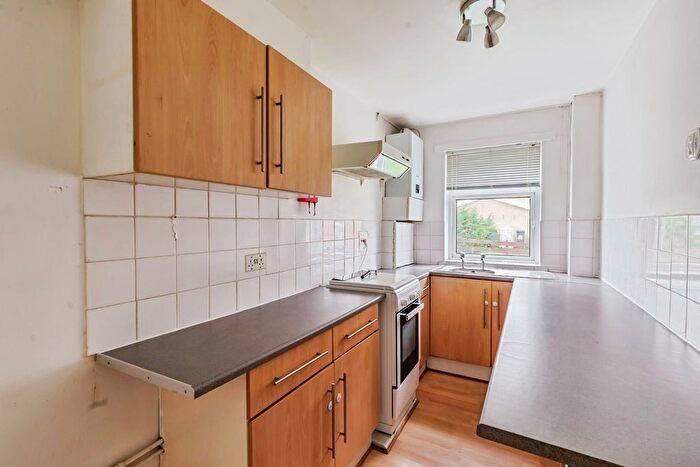 1 Bedroom Flat For Sale In Rathgar Close, Redhill, Surrey, RH1