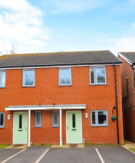 2 Bedroom House For Sale In Glider Close, Christchurch, Dorset, BH23