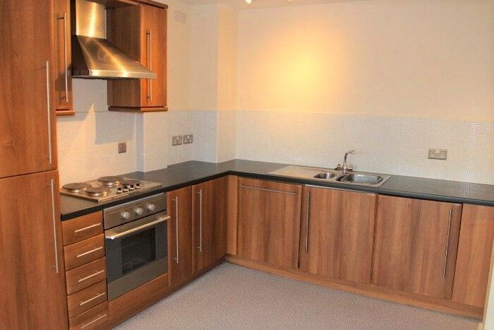 2 Bedroom Flat To Rent In Glossop Brook Road, Glossop, SK13