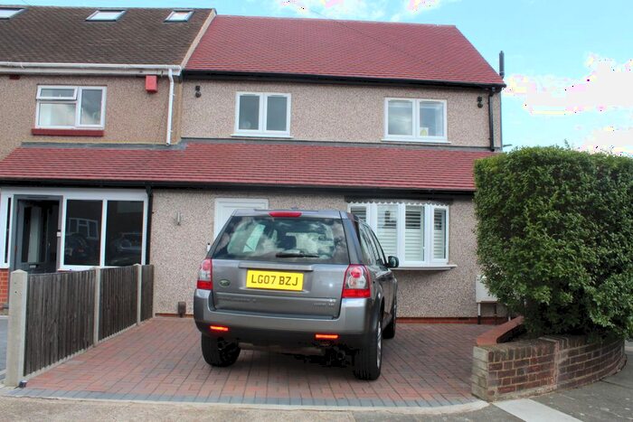 3 Bedroom End Of Terrace House To Rent In Langdale Gardens, Hornchurch, Essex, RM12