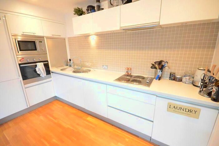 2 Bedroom Flat To Rent In The Courtyard, Beggarwood, Basingstoke RG22