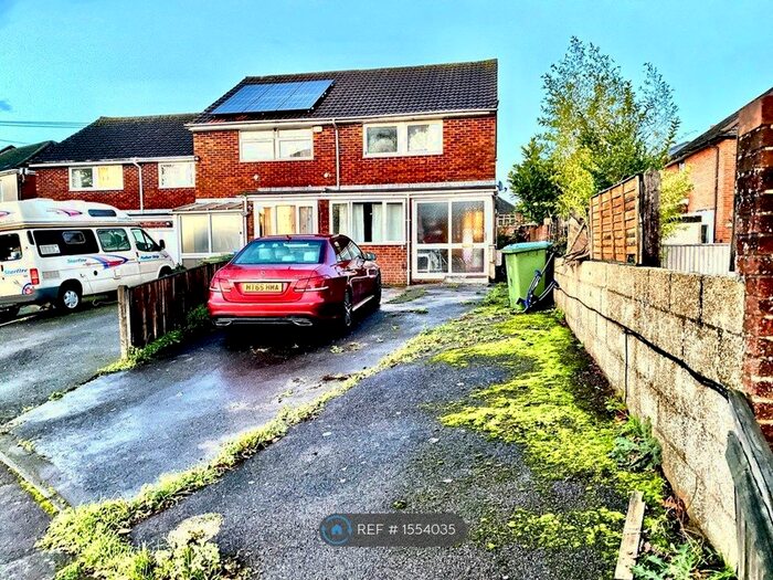 3 Bedroom Semi-Detached House To Rent In Salem Street, Southampton, SO15