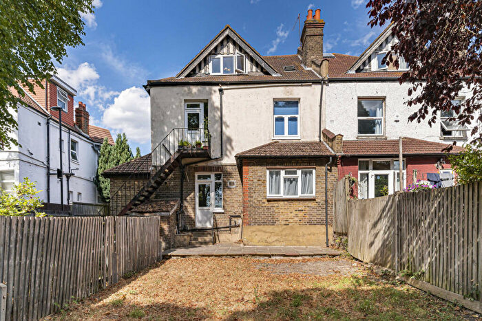 2 Bedroom Maisonette To Rent In Melfort Road, Thornton Heath, CR7
