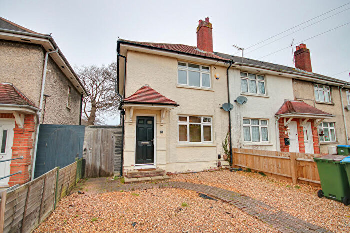 2 Bedroom Semi-Detached House For Sale In Merryoak! Priced To Sell! Driveway!, SO19