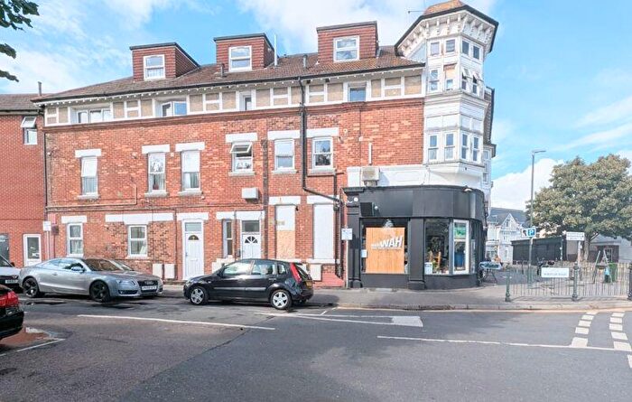 1 Bedroom Flat To Rent In Sea Road, Bournemouth, BH5