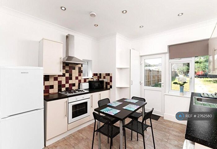 2 Bedroom Semi Detached House To Rent In Eastern Avenue East, Romford, RM1