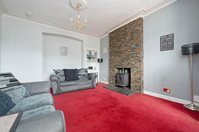 2 Bedroom Semi-Detached Bungalow For Sale In Arthur Street, Dunfermline, KY12